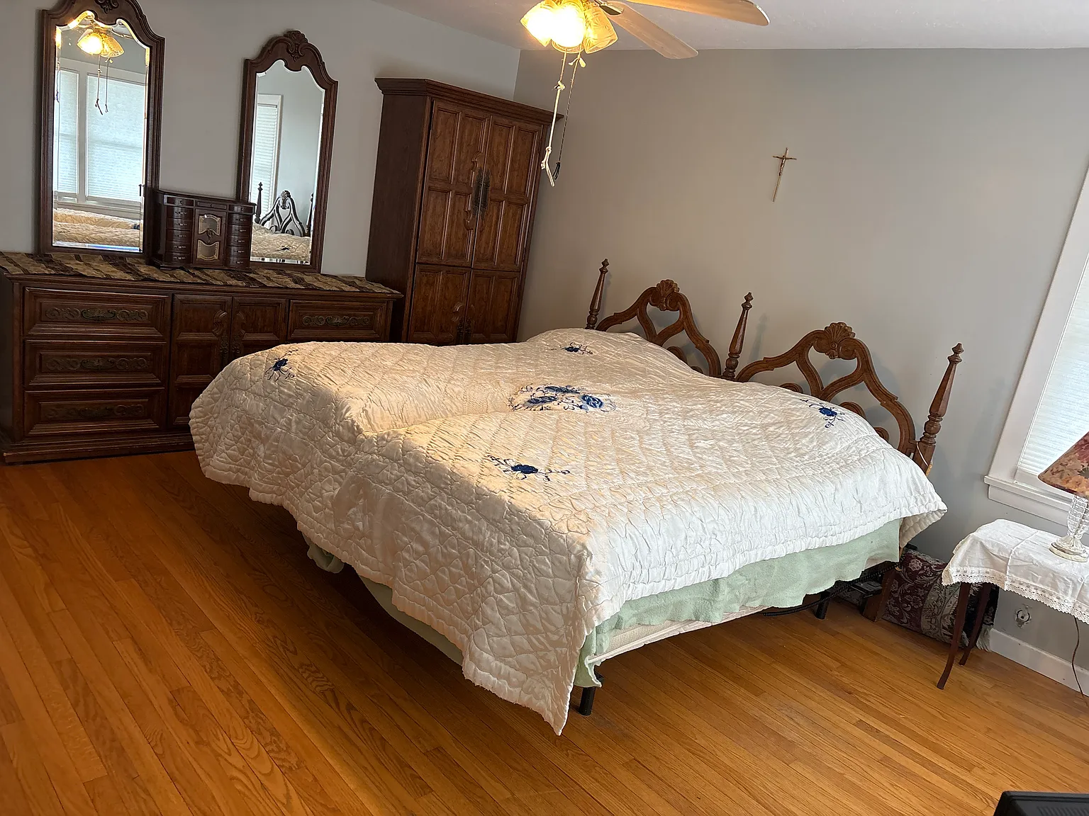 1 bed, 3300 sqft, $1,500 — Photo 3