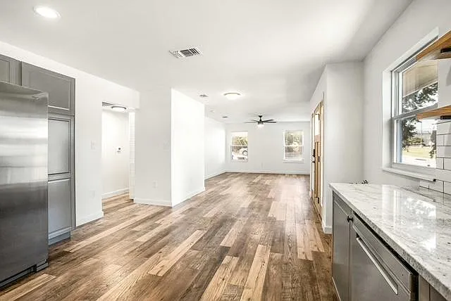 1209 E 38th 1/2 St #A — Photo 10