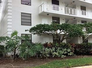 3716 Whitehall Dr APT 301, West Palm Beach, FL 33401