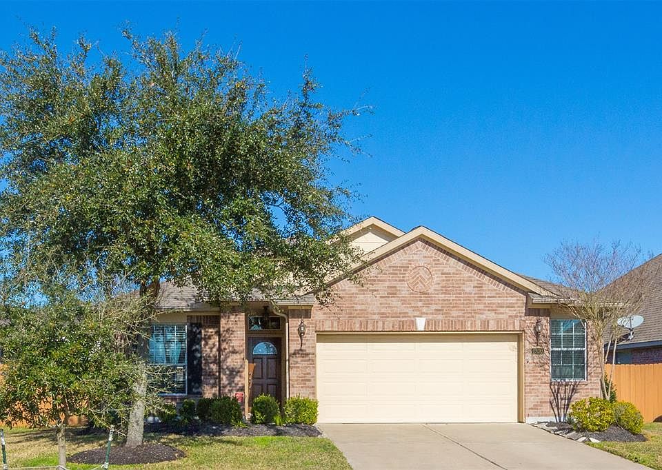 1st image of 2890 Milano Ln