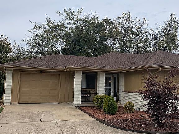 Private roomy garage