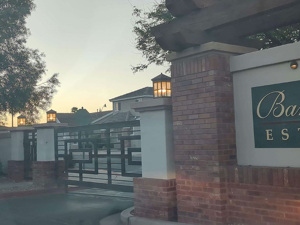 2nd image of 2063 S Barrington