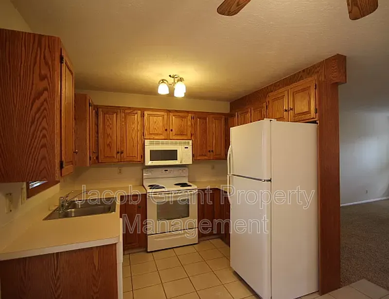 Building Photo - 612 John Adams Ct