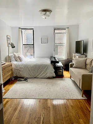 Rented by Peter R. Hungerford, LREB | media 9