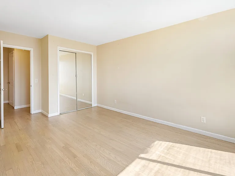 200 Winston Dr #2019 — Photo 22