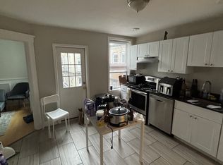 220 Hanover St APT 22, Boston, MA 02113