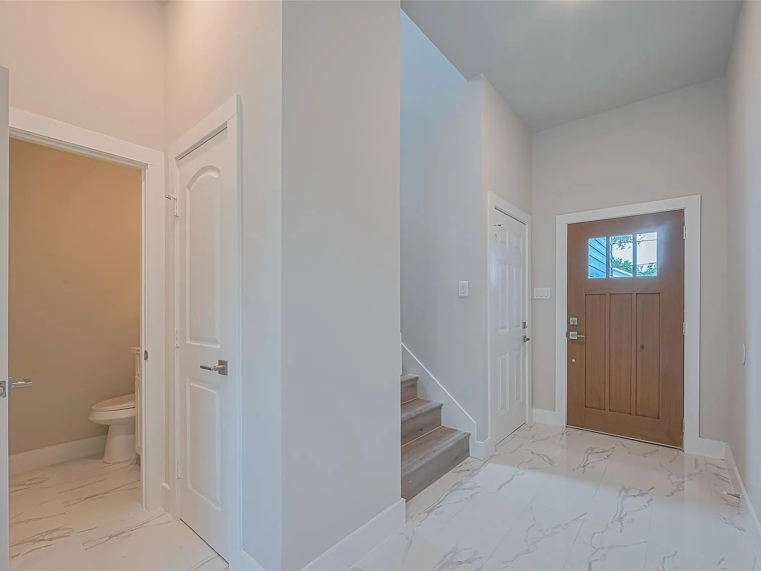 3 bed, 2.5 bath, 1605 sqft, $1,995 — Photo 3