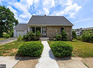 8129 Oakleigh Rd, Parkville, MD 21234