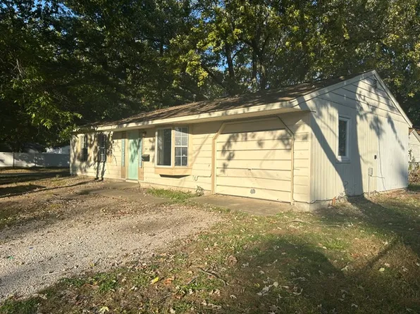 1102 Austin Dr, Urbana, IL 61802