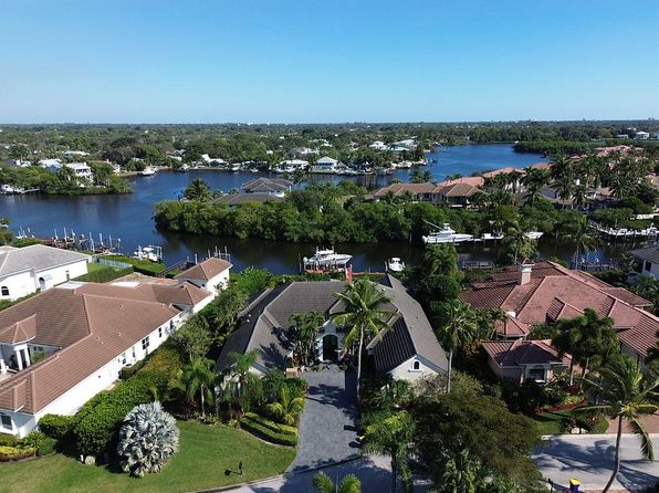 18989 SE Windward Island Ln