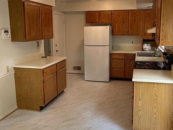 4th image of 4825 Red Fox Dr