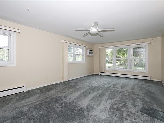 3rd image of 831 S Mitchell Ave