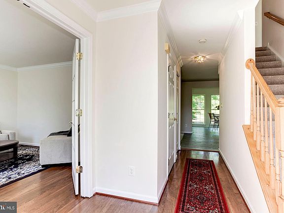 2nd image of 1586 Heron Way