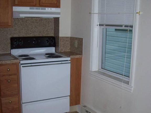 5th image of 52 E Franklin St
