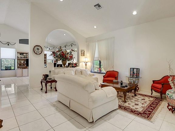 5th image of 10321 Lexington Lakes Blvd S