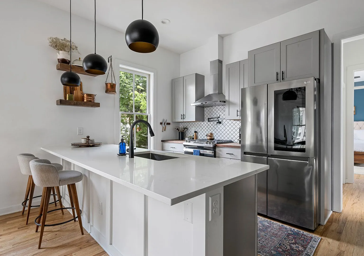 The Onyx House- 205 Line Street — Photo 2