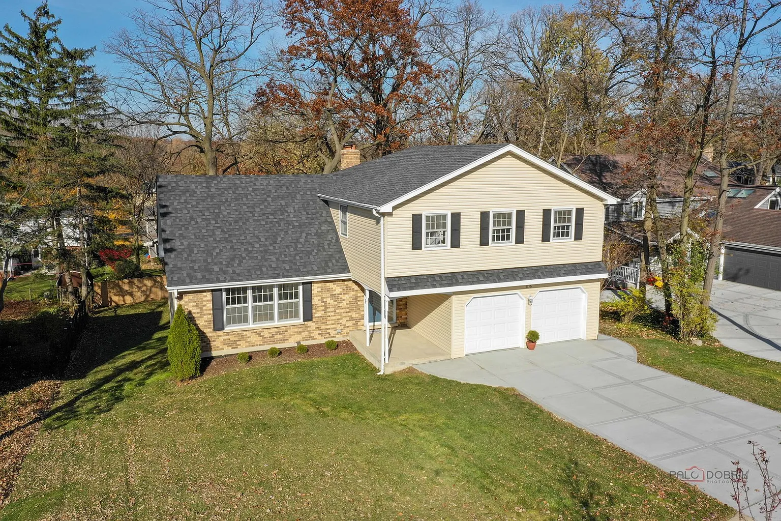 1136 Candlewood Dr photo 1