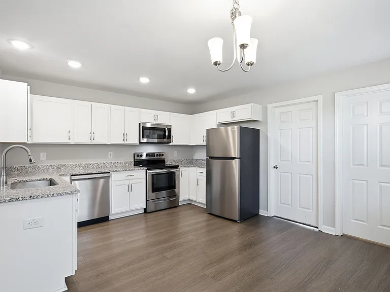 222 Cave St #B — Photo 8