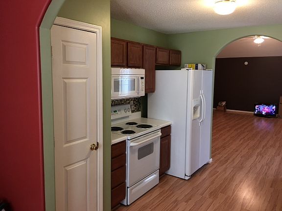 4th image of 8332 Kings Creek Dr