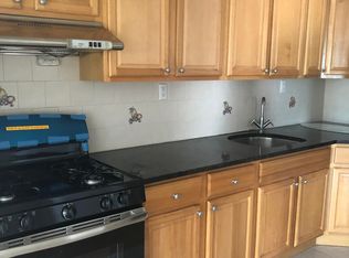 4364 164th St, Flushing, NY 11358