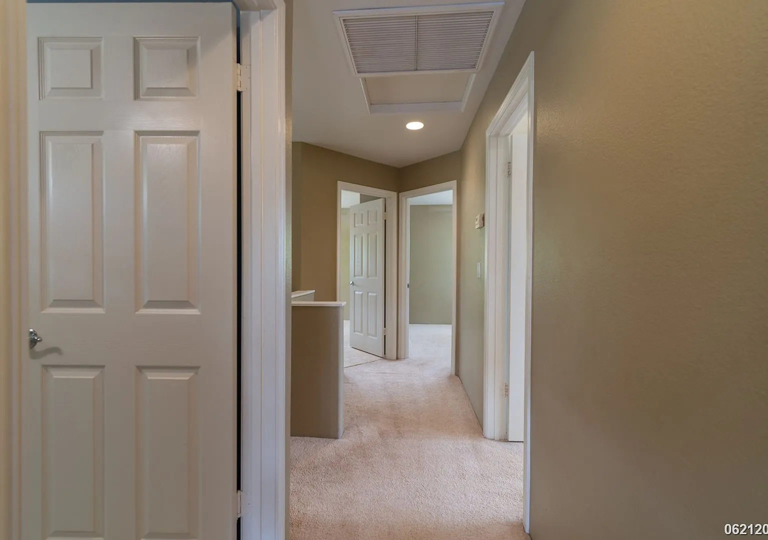 Beautiful & Quiet Ocean View Makakilo Single Family Residence — Photo 1