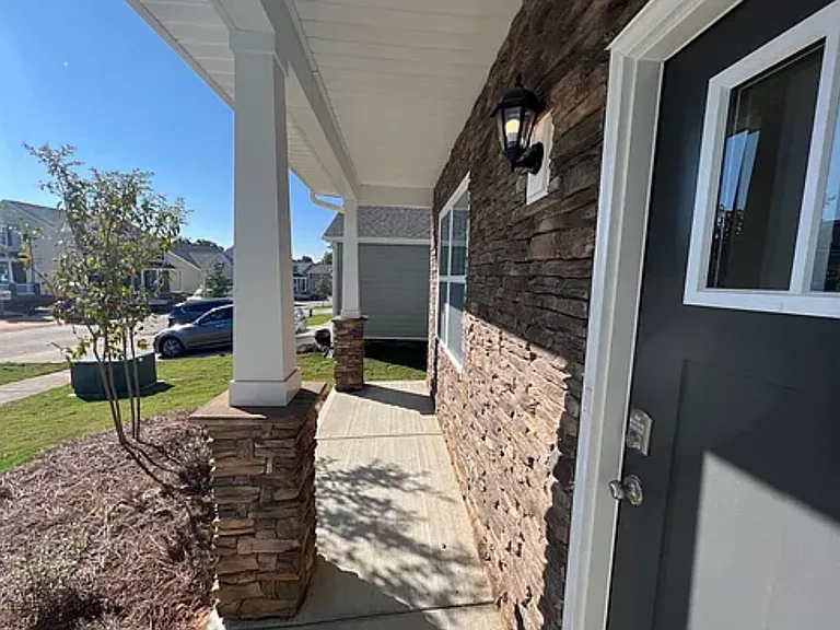 2148 Vanderlyn St — Photo 3