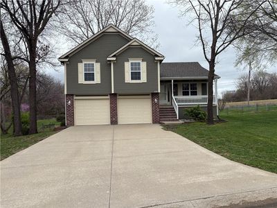 2330 Twin Oaks Dr, Harrisonville, MO, 64701