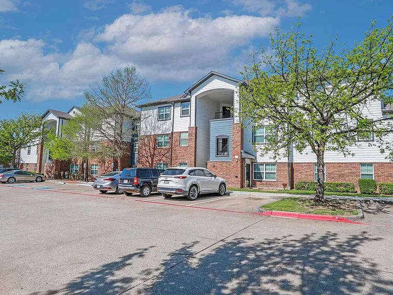 Worthington Point Apartments — Photo 17