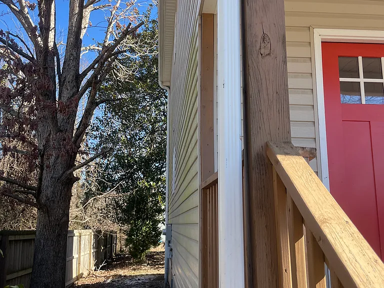 279 Rock Hill Rd — Photo 4