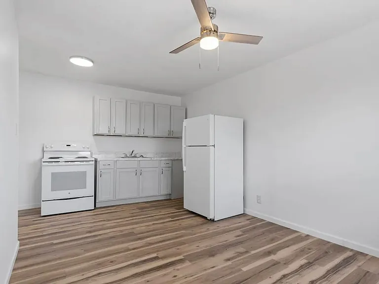 2216 Memorial Pkwy NW #B1 — Photo 8