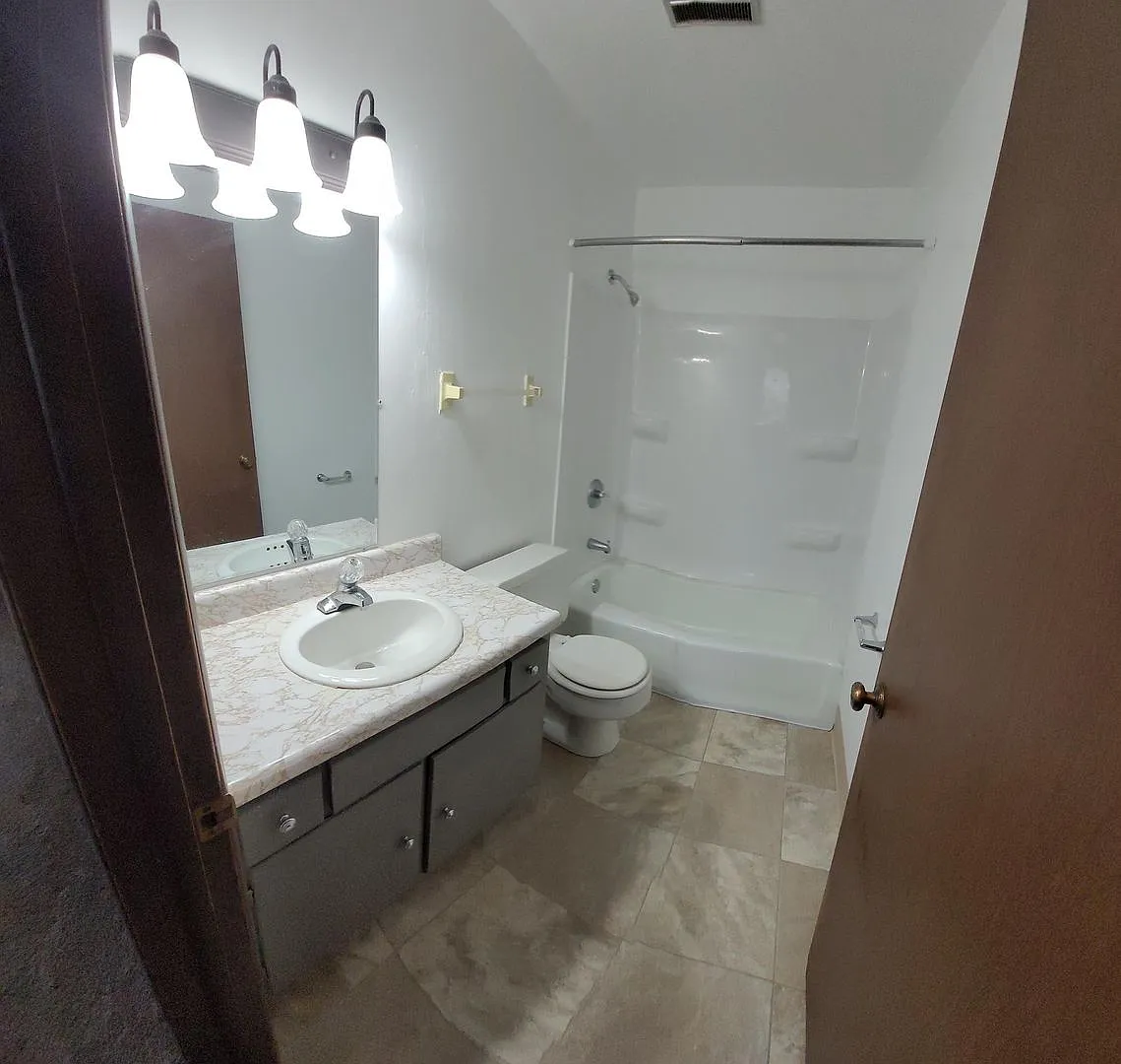 2500 Wilson Ct — Photo 2