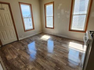 2224 S 16th St APT 3, Milwaukee, WI 53215