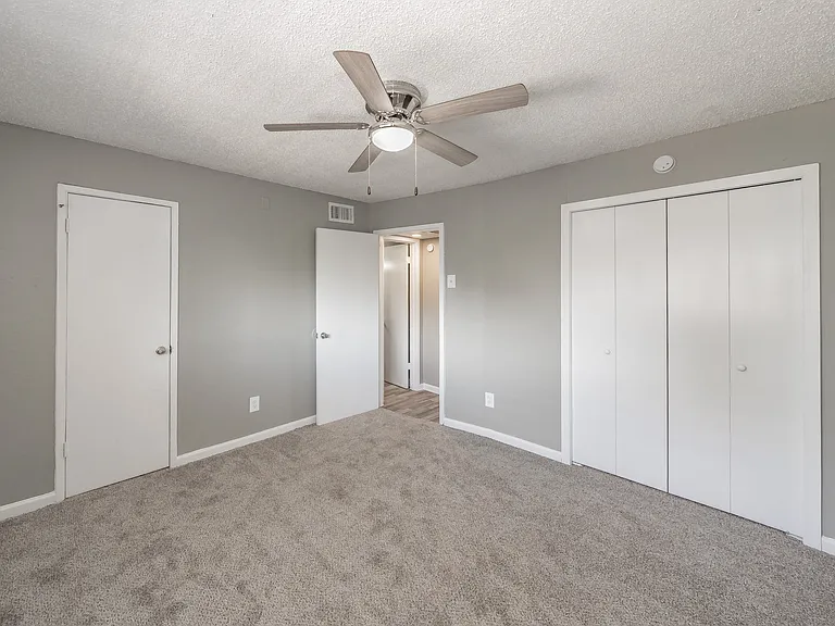 Chapel Creek Apartments — Photo 28