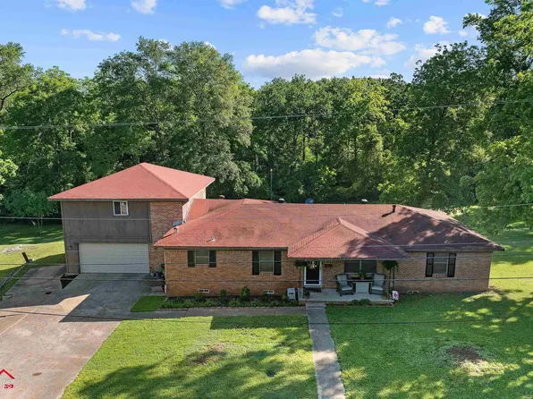 214 Christian Dr, Henderson, TX 75652