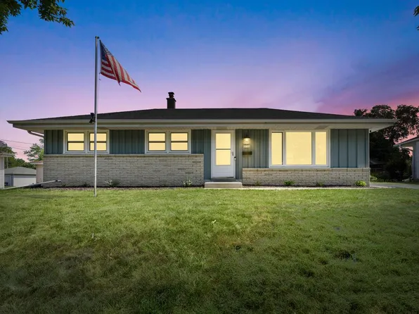 W152N8344 Elm LANE, Menomonee Falls, WI 53051