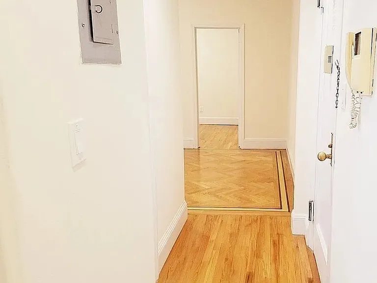 200 Riverside Dr #2C — Photo 4