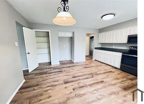 2102 Richwood Dr — Photo 4
