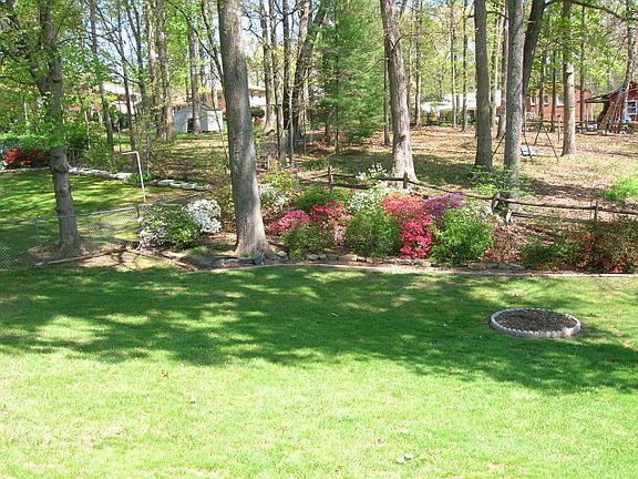 4th image of 406 Lansbury Dr
