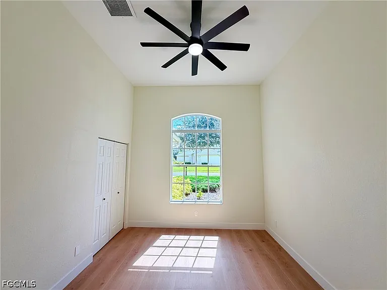 11001 Sea Tropic Ln — Photo 10