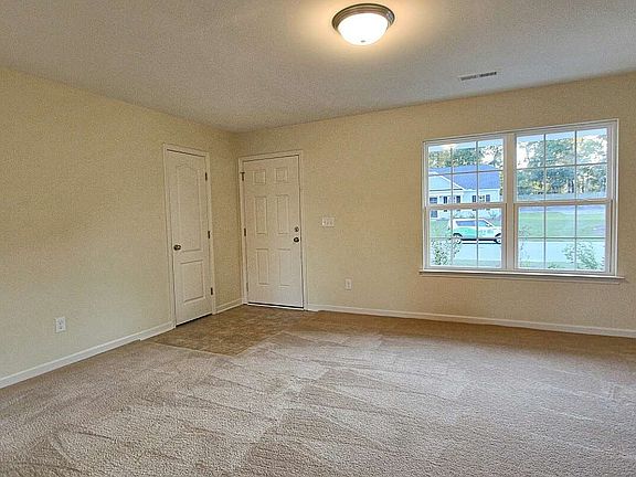 4th image of 812 Thornberry Court Spg