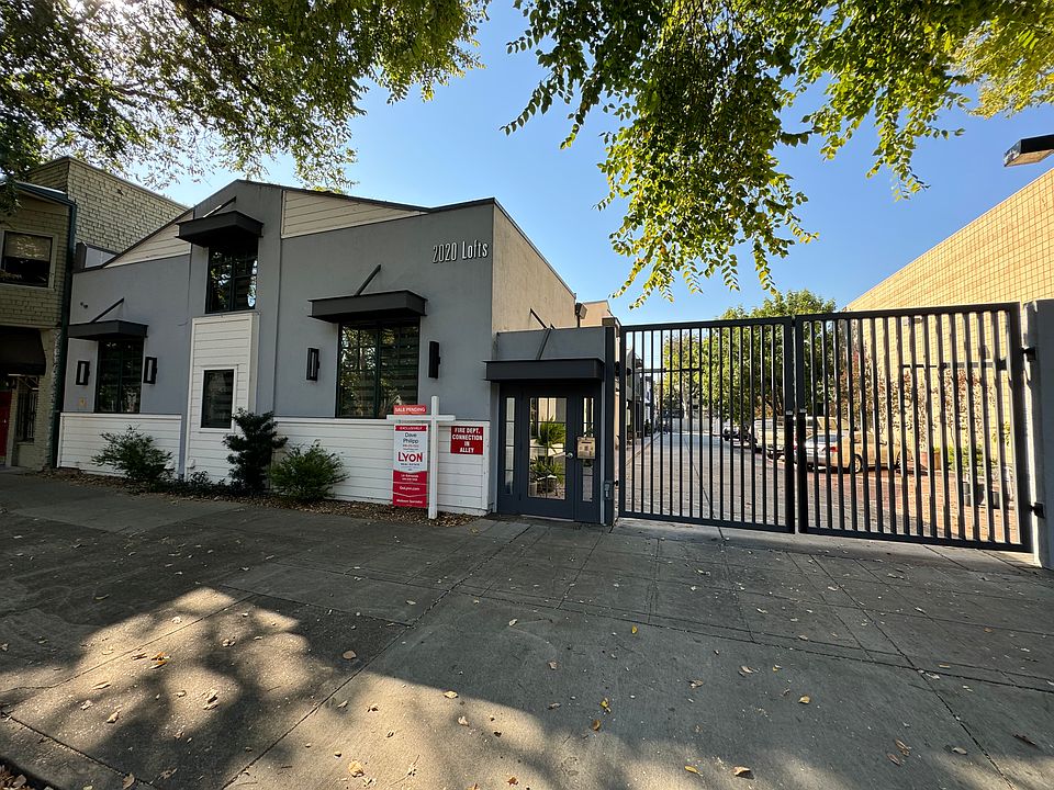 Security gate at front