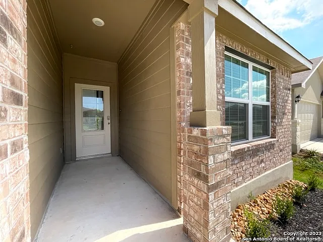 3 bed, 2.0 bath, 1700 sqft, $1,695 — Photo 2
