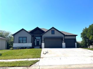 2506 SW Tracker Ln, Lees Summit, MO 64082
