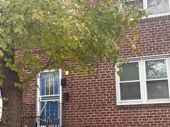 5901 N Hutchinson St, Philadelphia, PA 19141