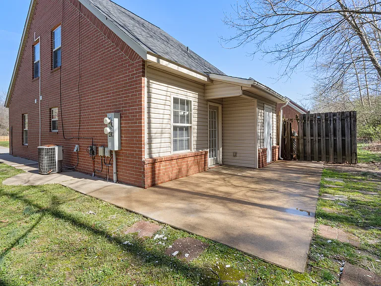 2431 Bowman Dr — Photo 15