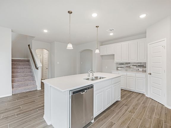 5th image of 4520 Pentridge Dr
