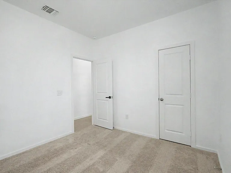 511 Louis Ln — Photo 28