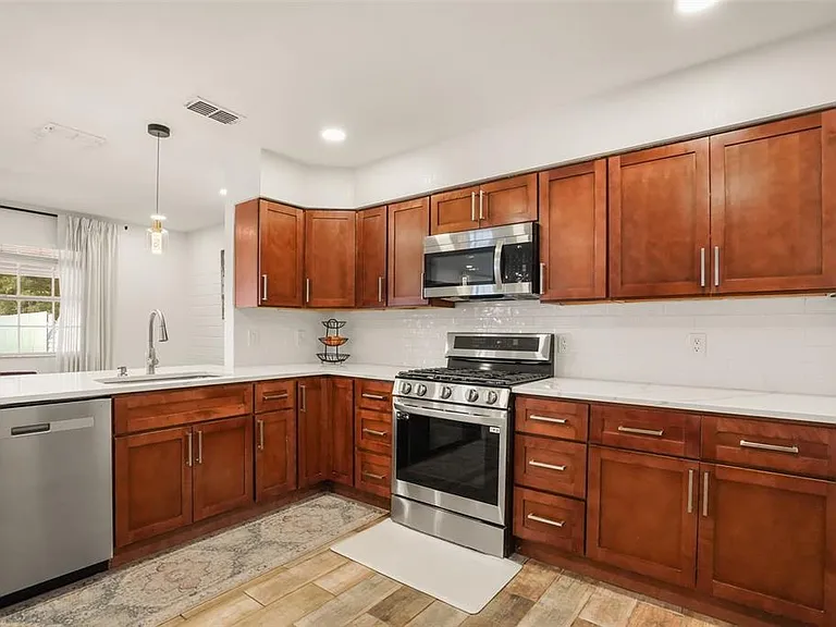 1328 Landry Cir — Photo 9