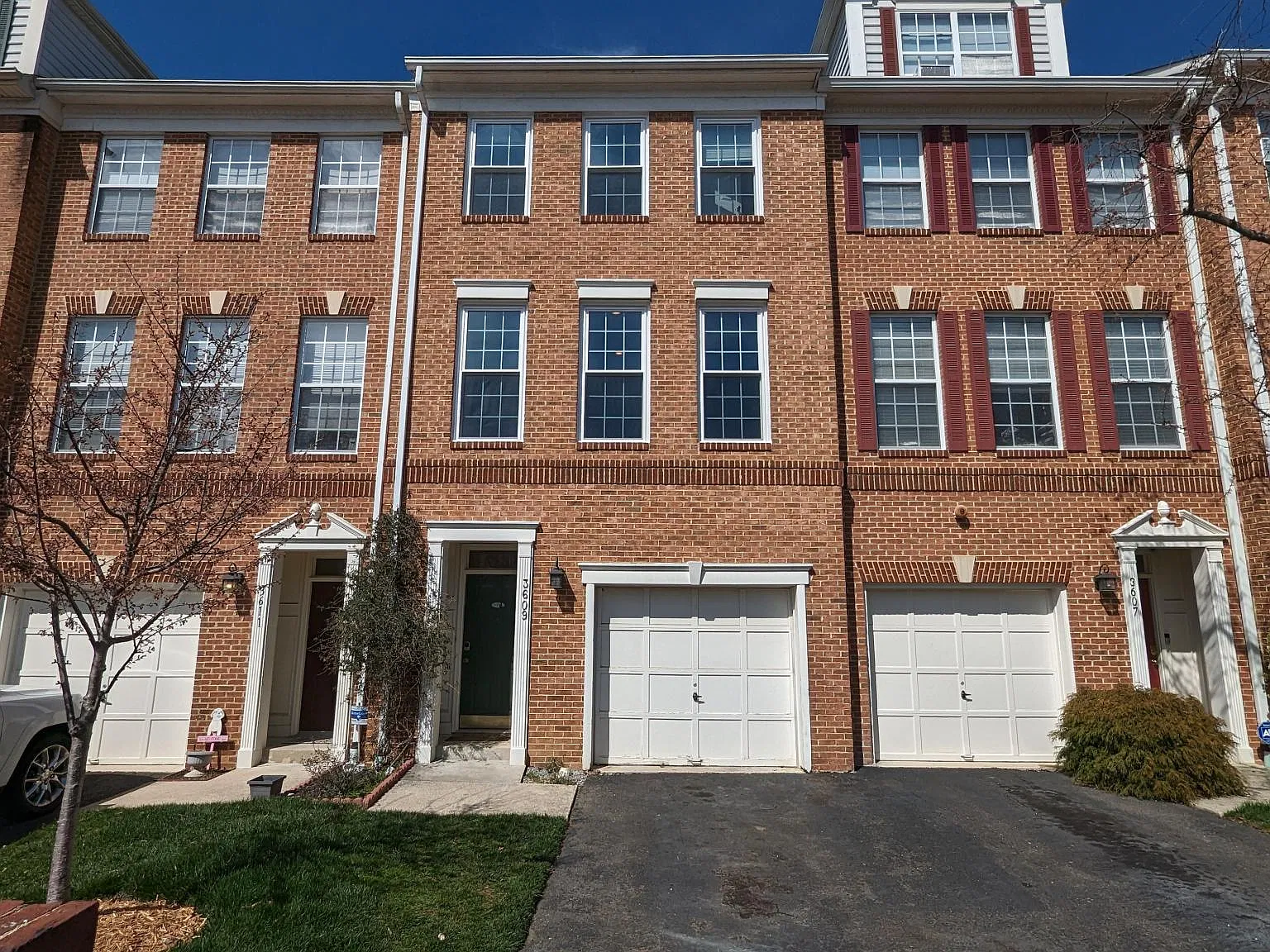 2 bed, 1700 sqft, $4,000 — Photo 1