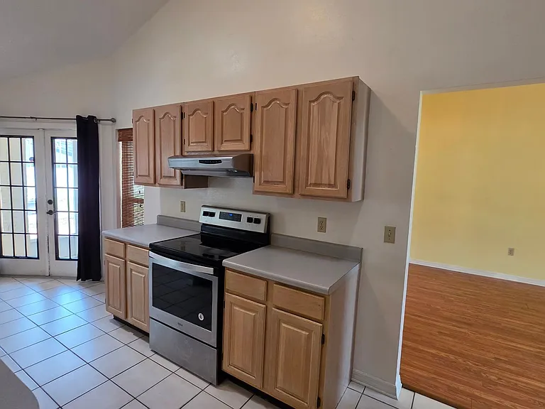 10051 Dorset Dr — Photo 10